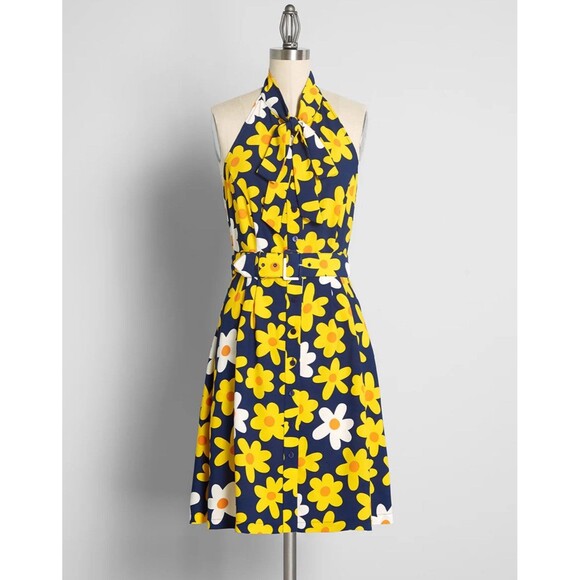 ModCloth Dresses & Skirts - Modcloth Dress Size 0 Yellow Daisy Halter A-Line Open Back Retro Pin Up Belted